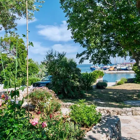 ゲストハウス House With Sea View And Garden In 3*