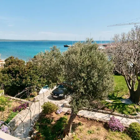 House With Sea View And Garden In 3* ネレジネ