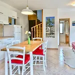 Gasthuis House With Sea View&garden In Nerezine
