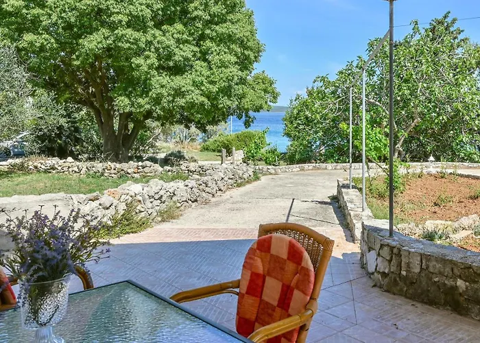 House With Sea View And Garden In Гостевой дом 3*