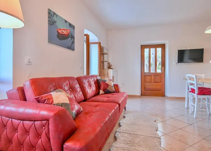 Гостевой дом House With Sea View And Garden In Нерезине