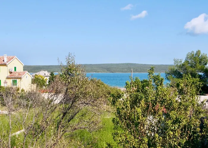 House With Sea View And Garden In