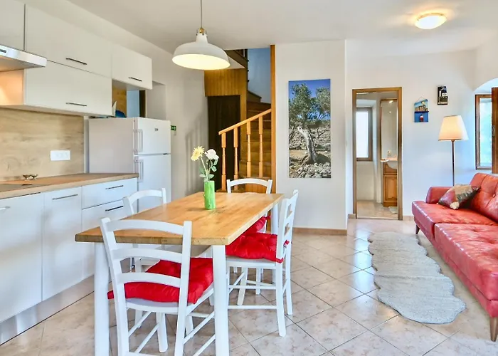 Гостевой дом House With Sea View And Garden In Нерезине