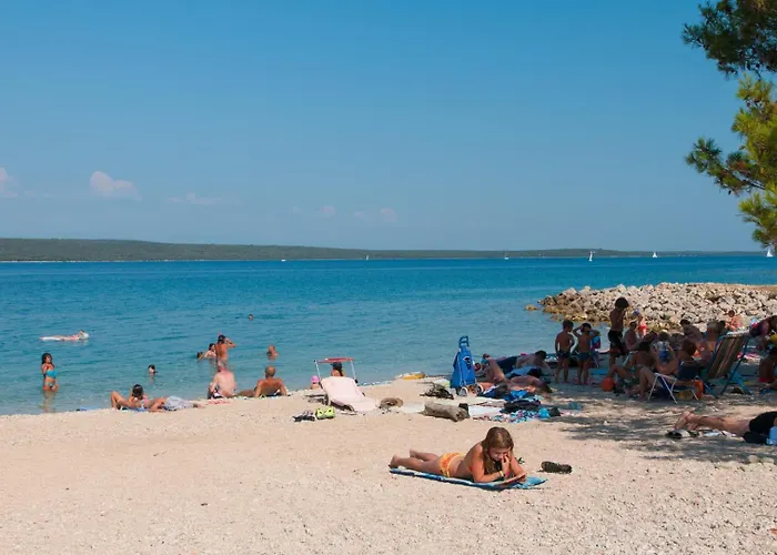 House With Sea View And Garden In 3* Нерезине