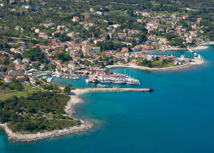 House With Sea View And Garden In 3*