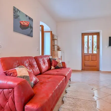 בית הארחה House With Sea View And Garden In נזרין