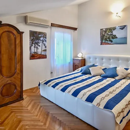 House With Sea View And Garden In 3* נזרין