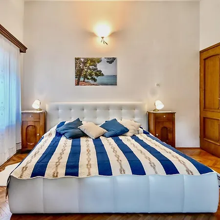 בית הארחה House With Sea View And Garden In 3*
