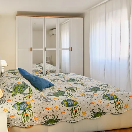 בית הארחה House With Sea View And Garden In